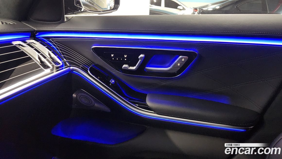 Mercedes-Benz S-Class 2024