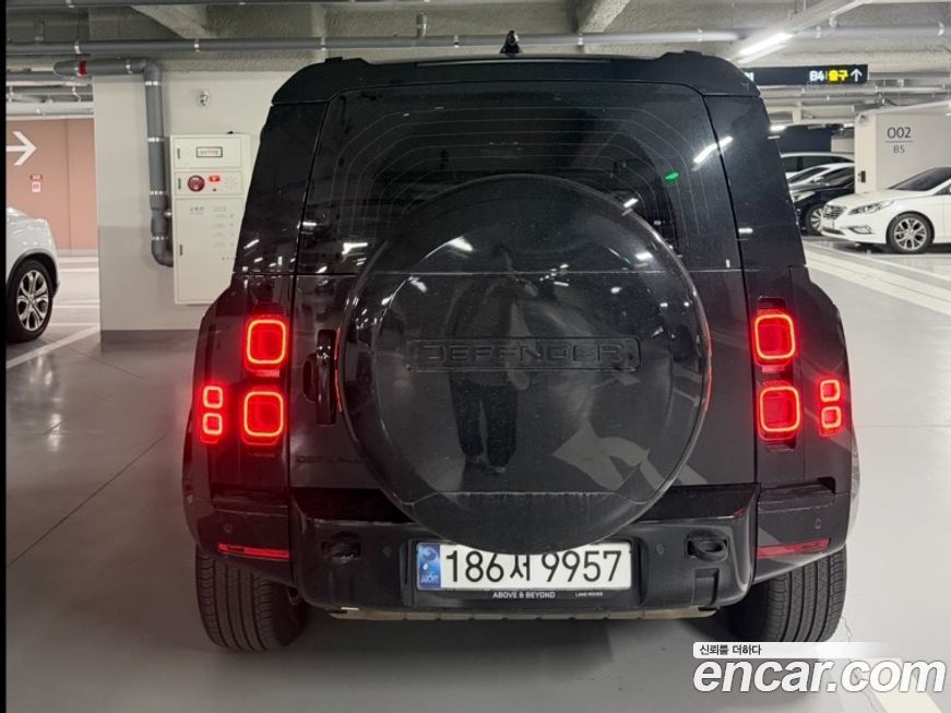 Land Rover Defender 2024