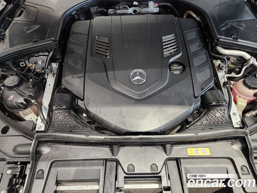 Mercedes-Benz S-Class 2024