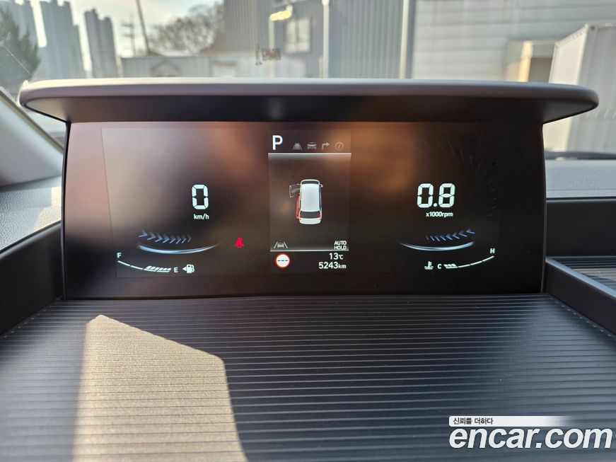 Hyundai Staria 2025