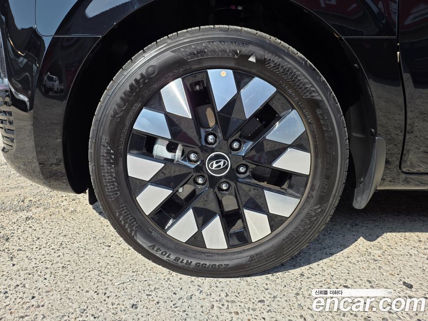 Hyundai Staria 2025