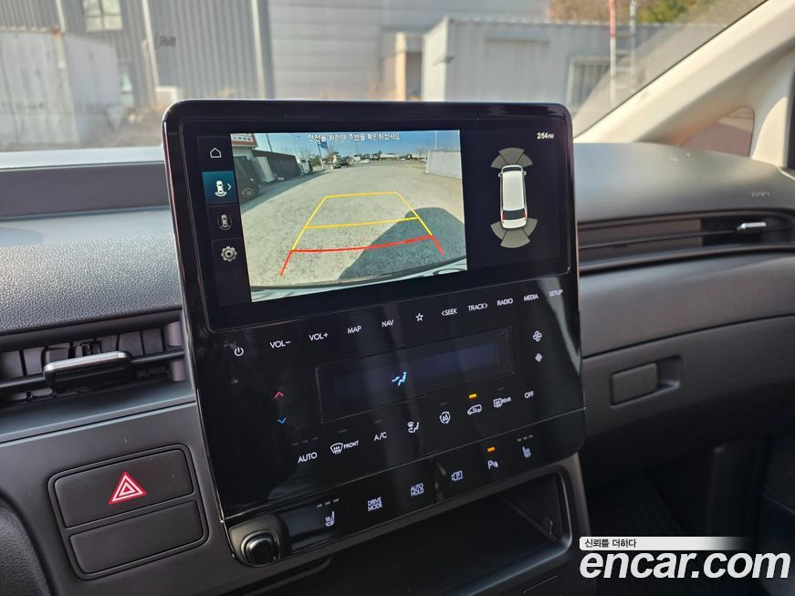 Hyundai Staria 2025