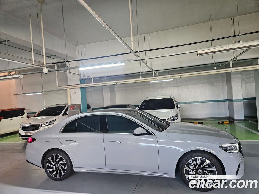 Mercedes-Benz E-Class 2024