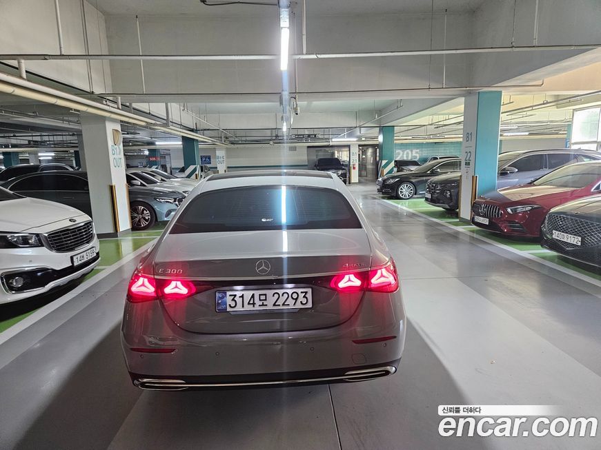 Mercedes-Benz E-Class 2024