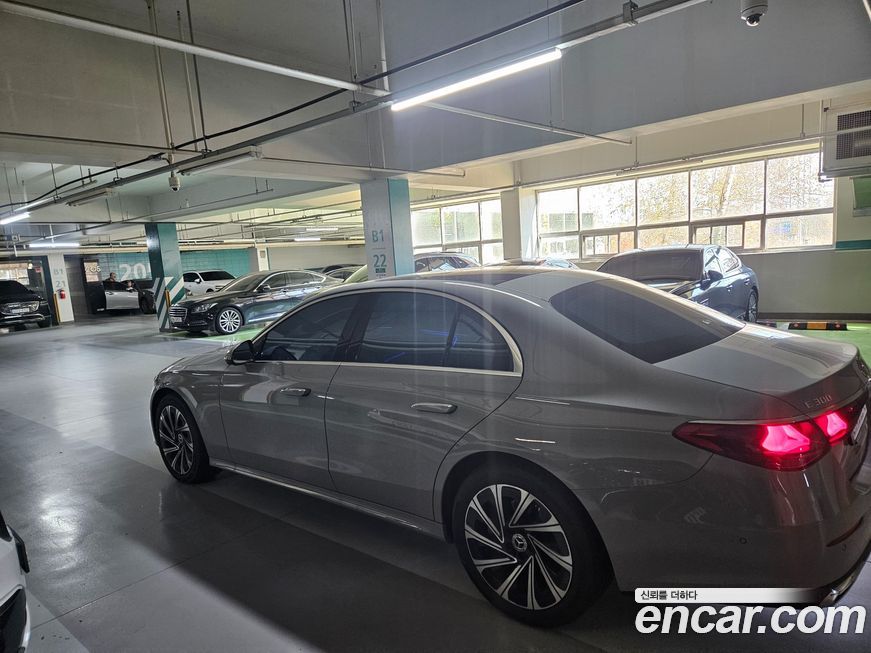 Mercedes-Benz E-Class 2024