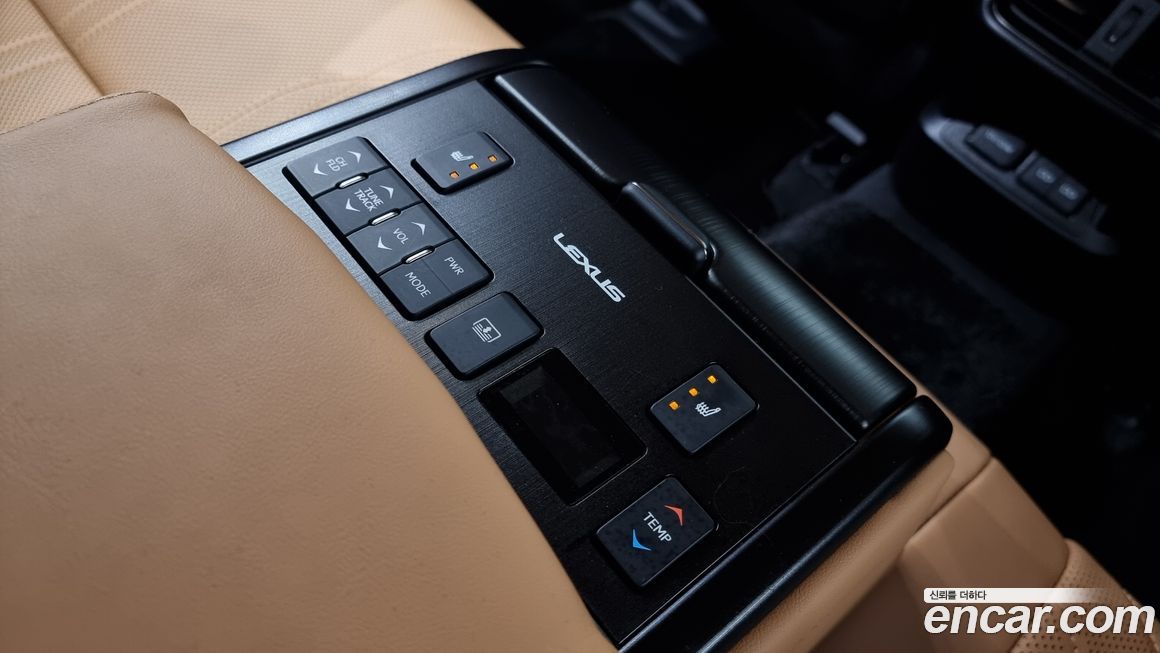 Lexus ES 2025