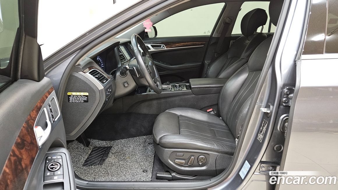 Hyundai Genesis 2016