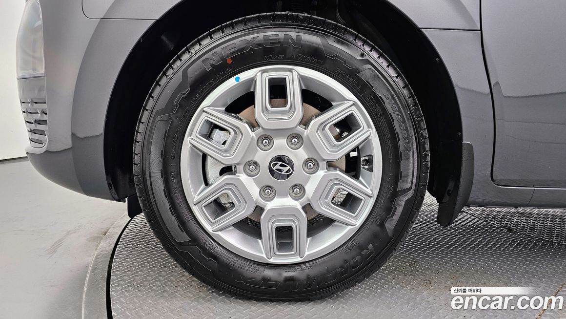 Hyundai Staria 2025