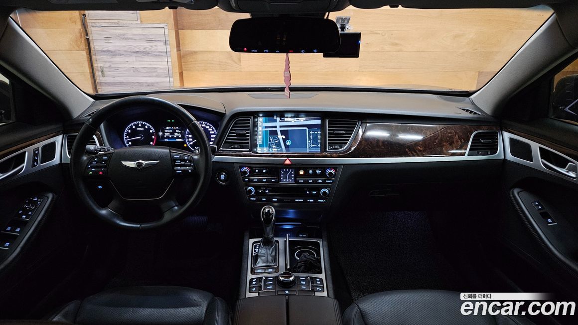 Hyundai Genesis 2016