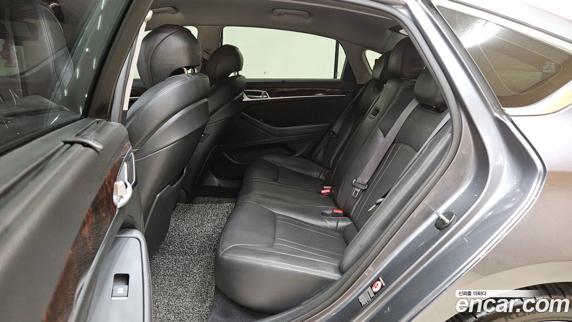 Hyundai Genesis 2016