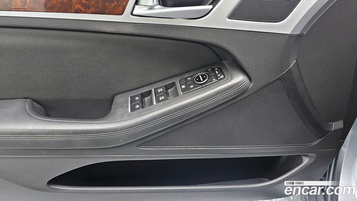 Hyundai Genesis 2014