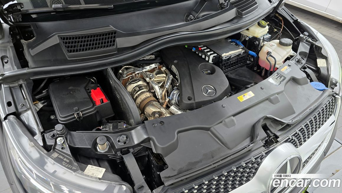 Mercedes-Benz V-Class 2023