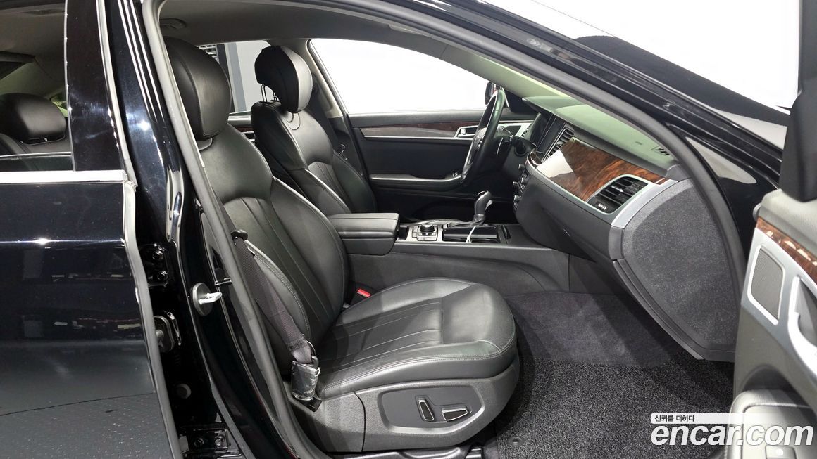 Hyundai Genesis 2016