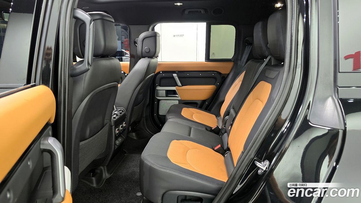 Land Rover Defender 2024