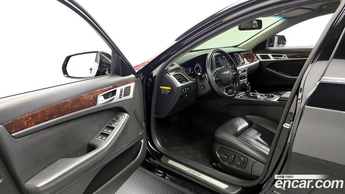 Hyundai Genesis 2016