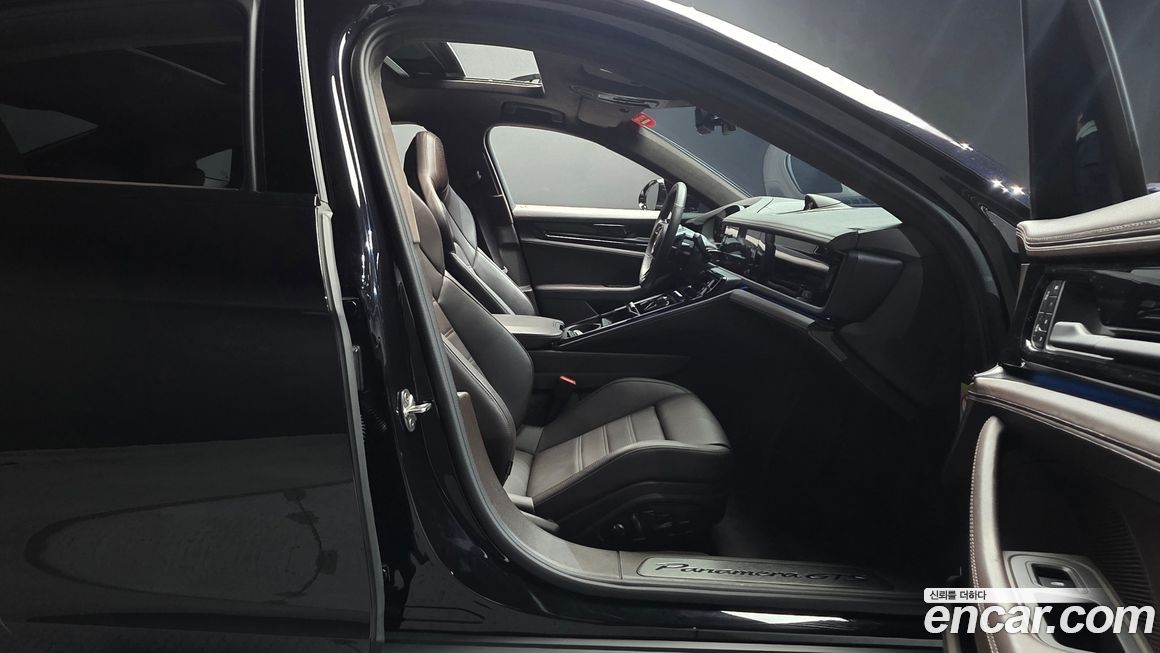 Porsche Panamera 2025