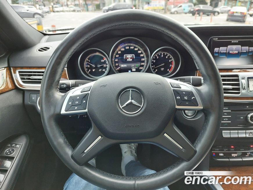 Mercedes-Benz E-Class 2016