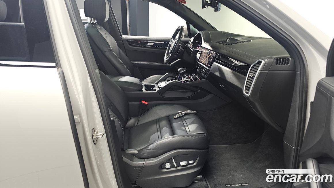 Porsche Cayenne 2021