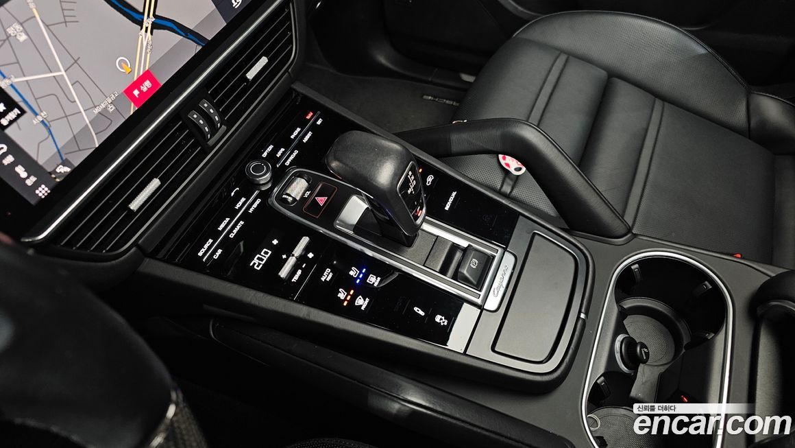 Porsche Cayenne 2021