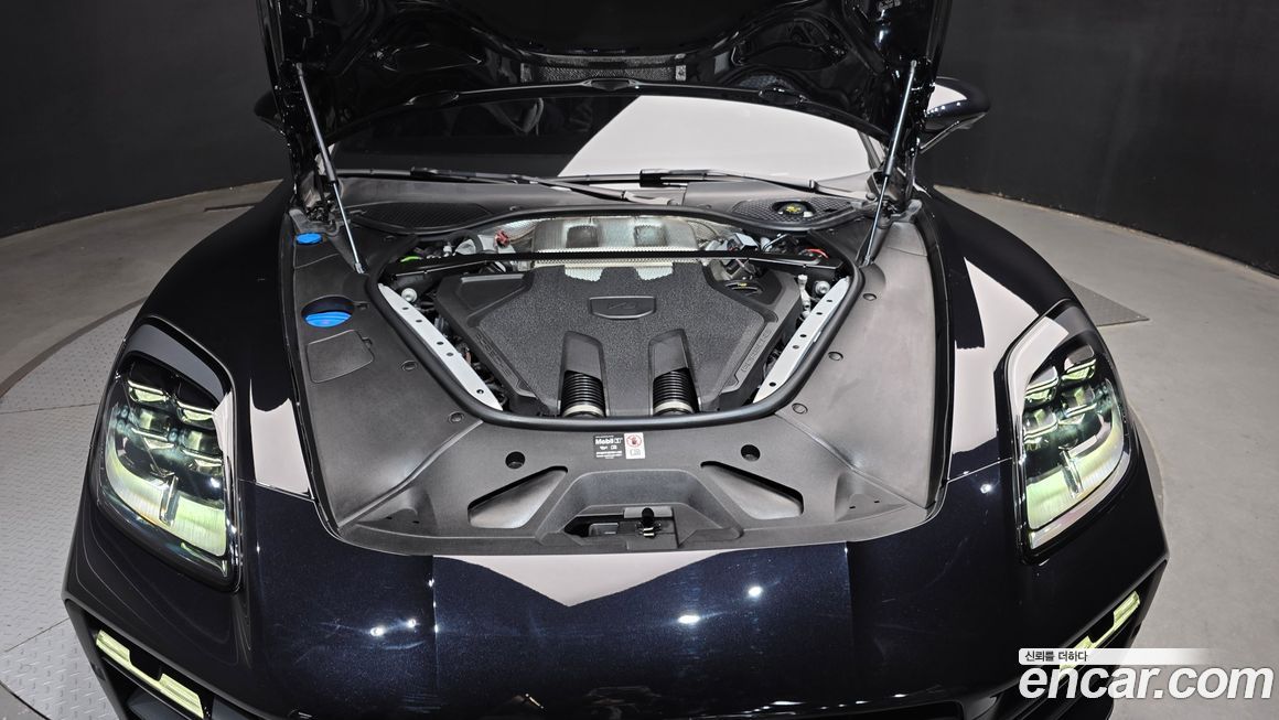 Porsche Panamera 2025