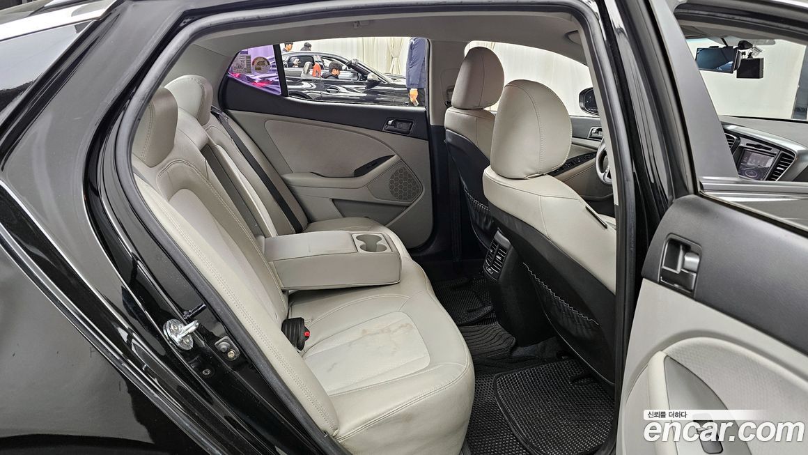 Kia K5 2011