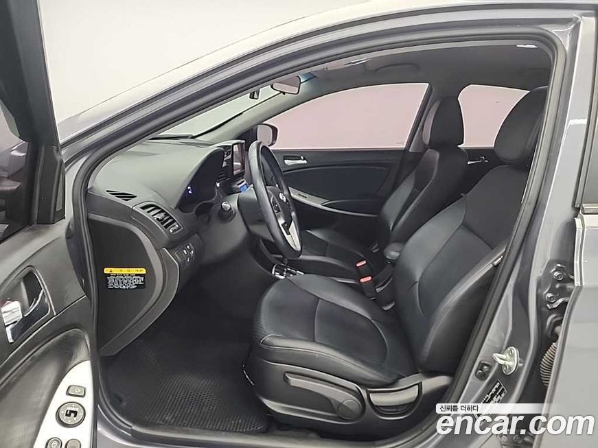 Hyundai Accent 2015