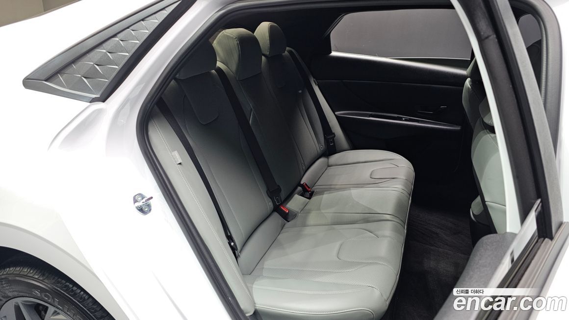 Hyundai AVANTE 2024