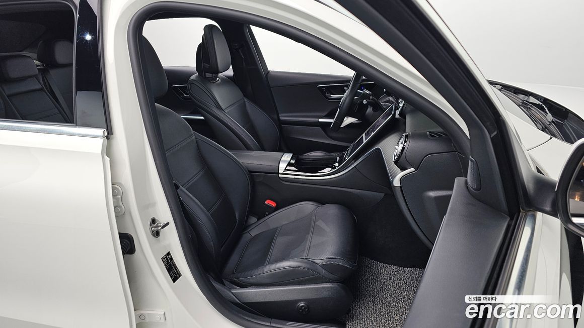 Mercedes-Benz C-Class 2022