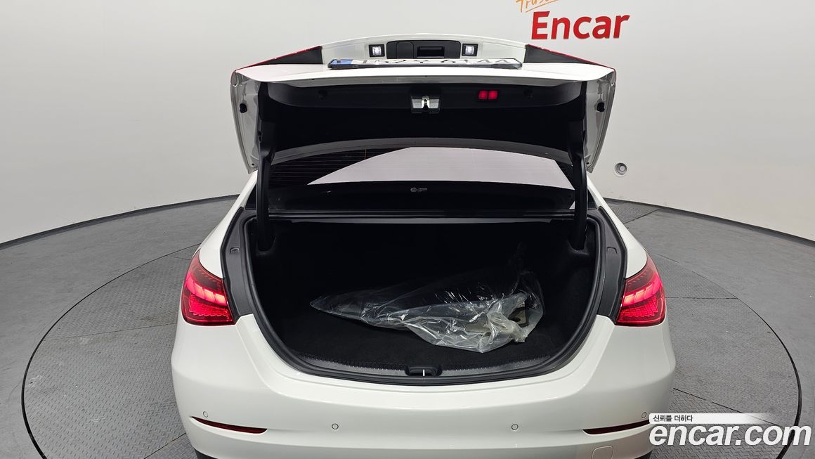 Mercedes-Benz C-Class 2022