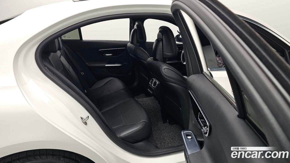 Mercedes-Benz C-Class 2022