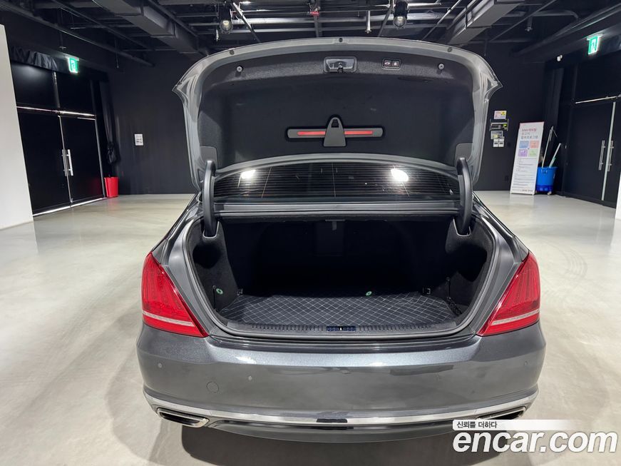 Genesis EQ900 2018