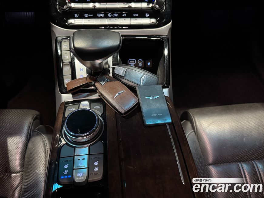Genesis EQ900 2018