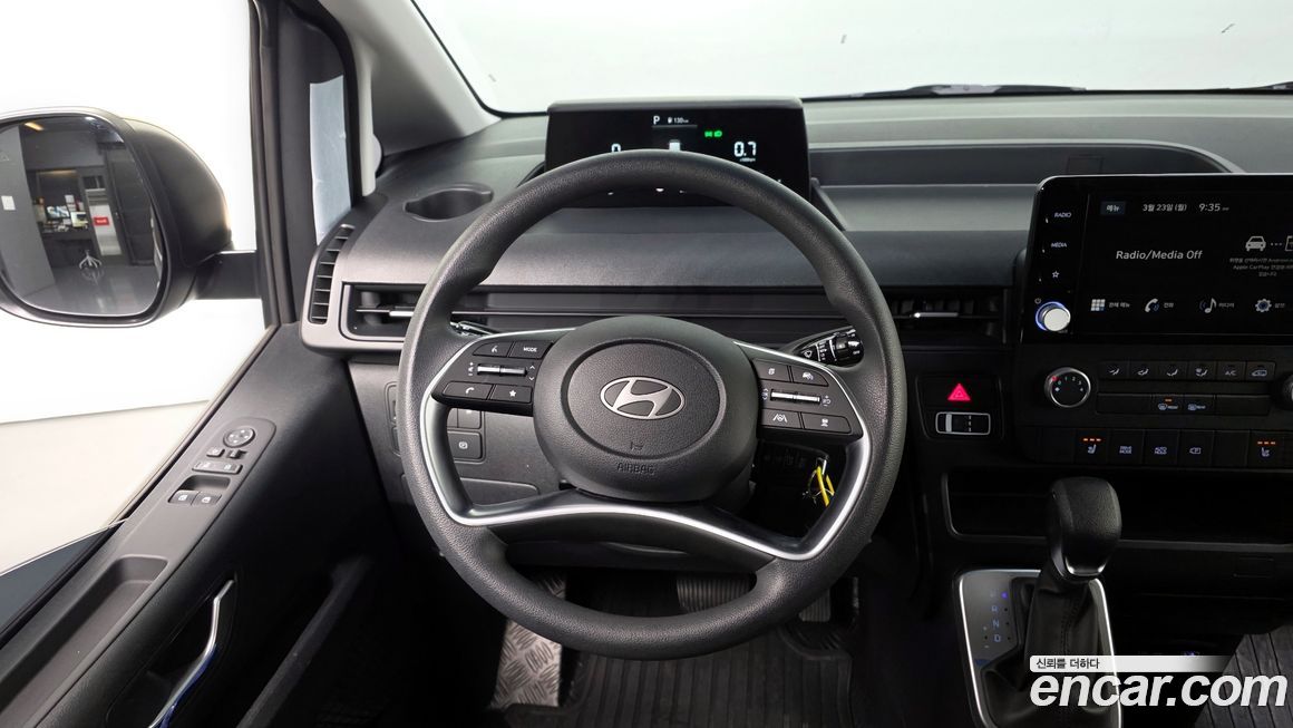 Hyundai Staria 2025
