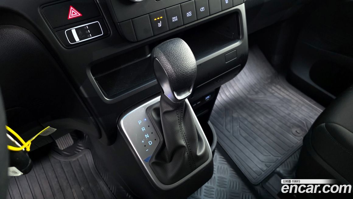 Hyundai Staria 2025