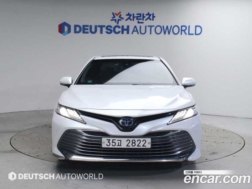Toyota Camry 2019