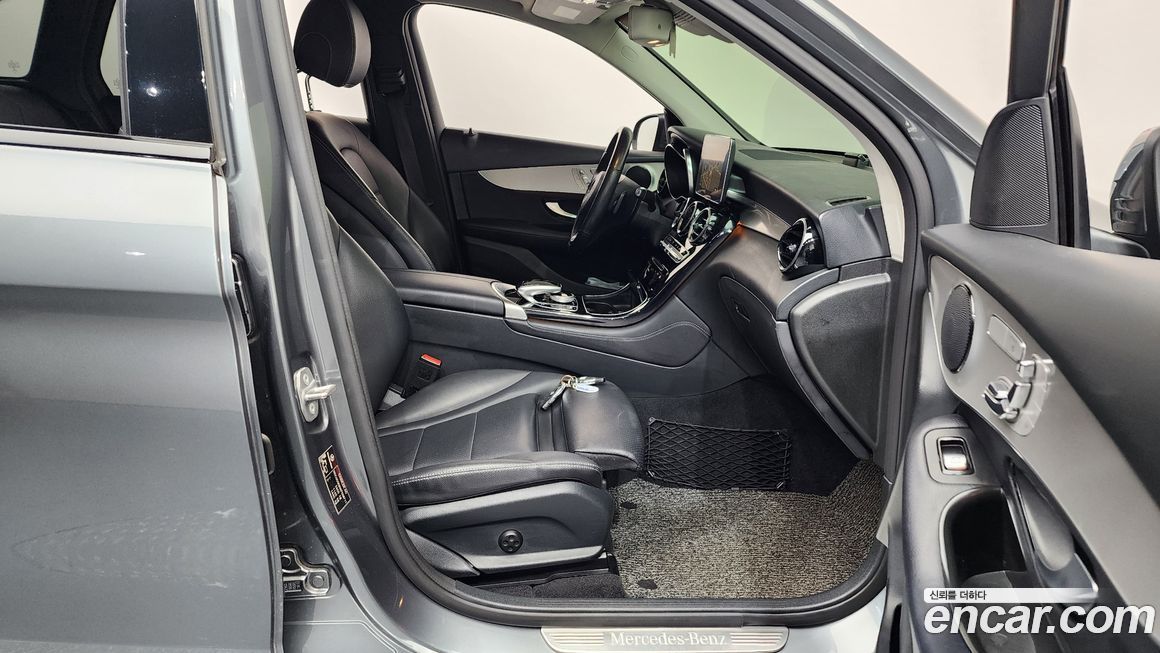 Mercedes-Benz GLC-Class 2019