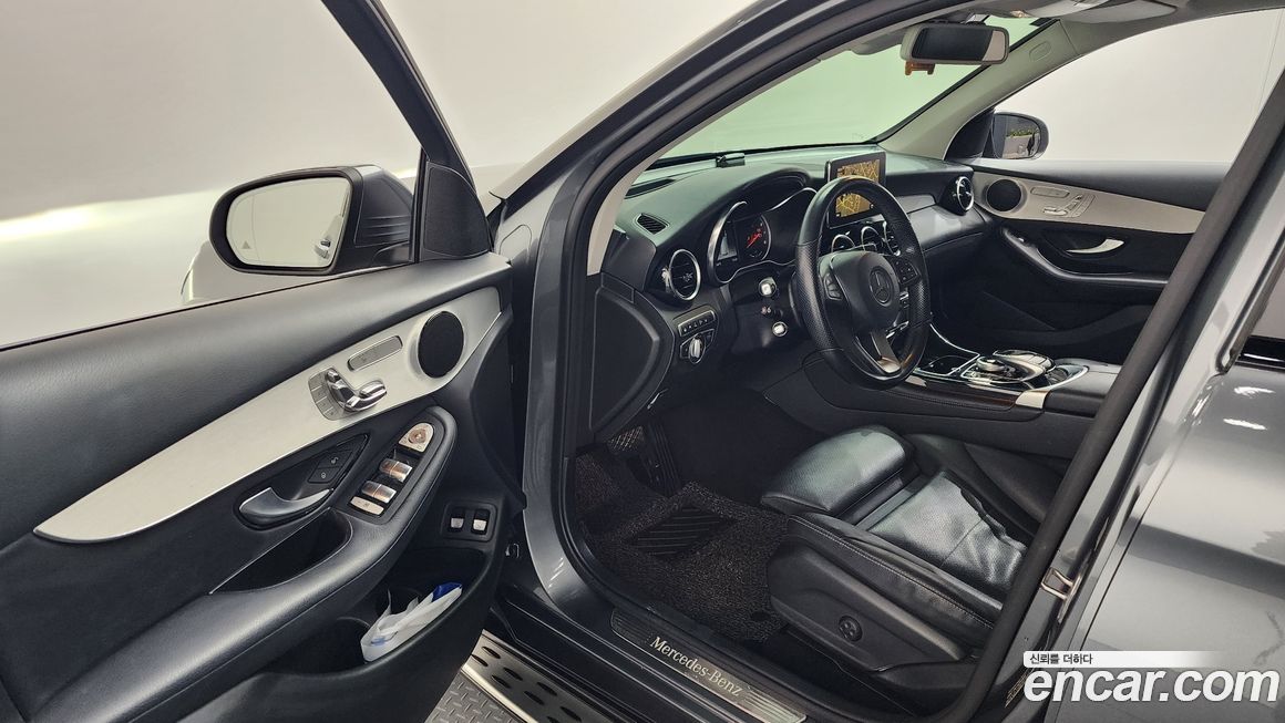 Mercedes-Benz GLC-Class 2019