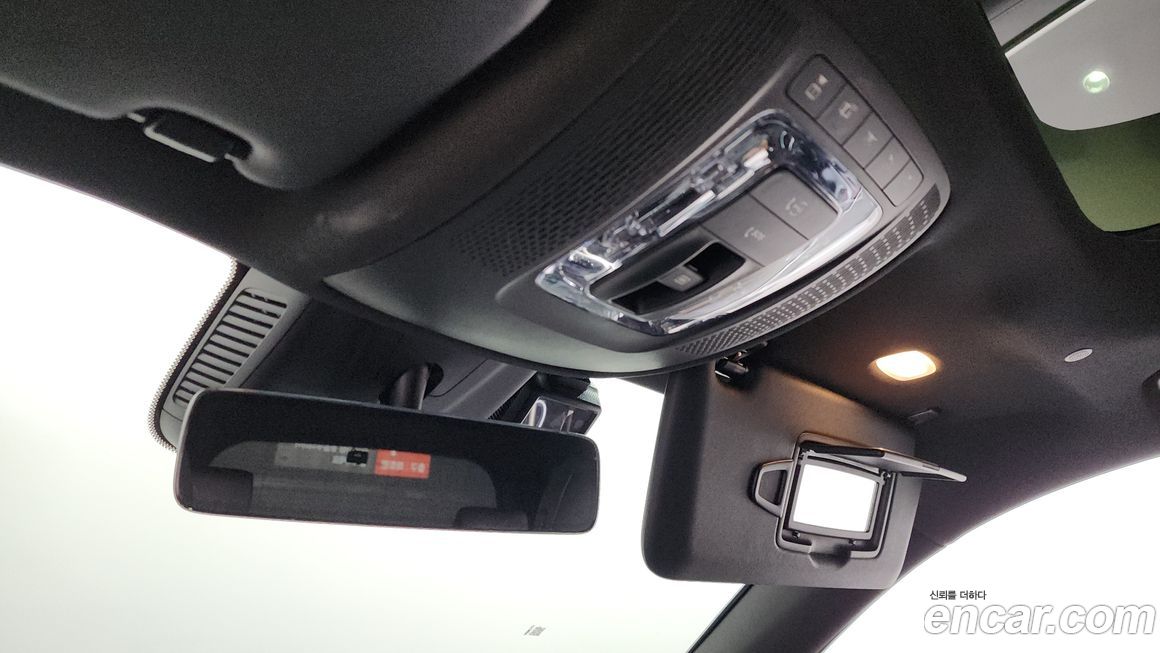 Mercedes-Benz GLB-Class 2021