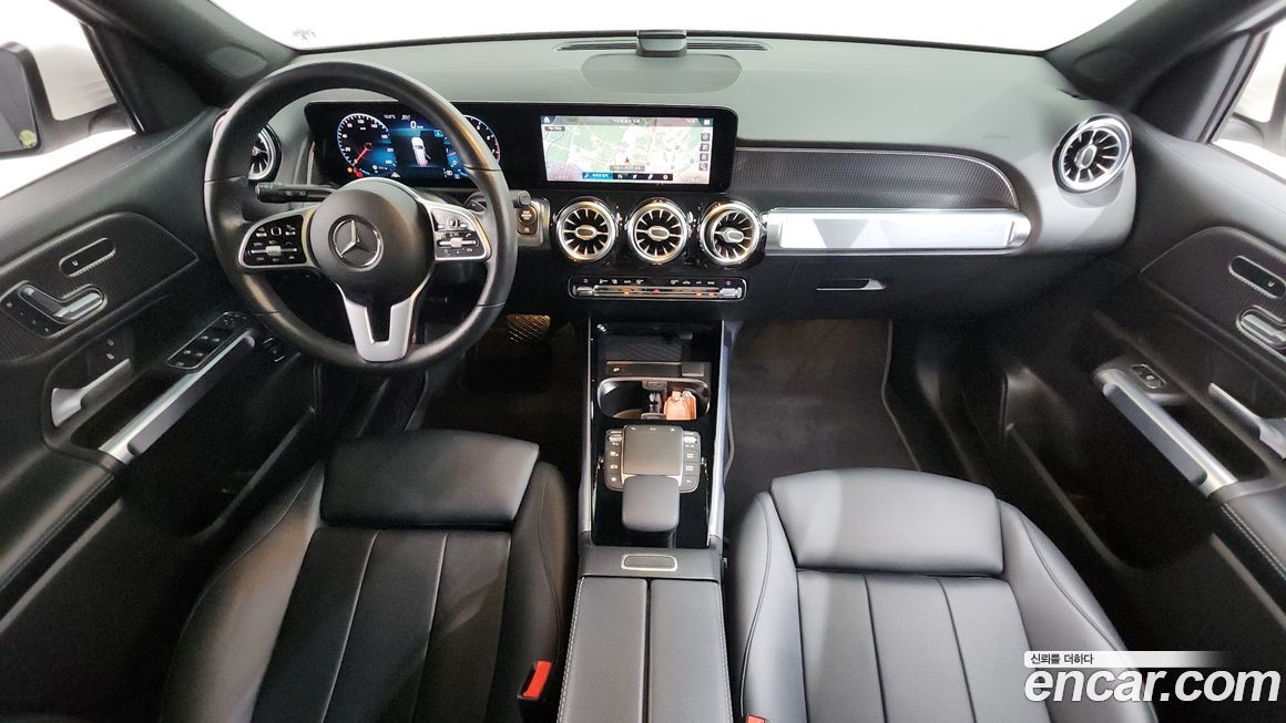 Mercedes-Benz GLB-Class 2021