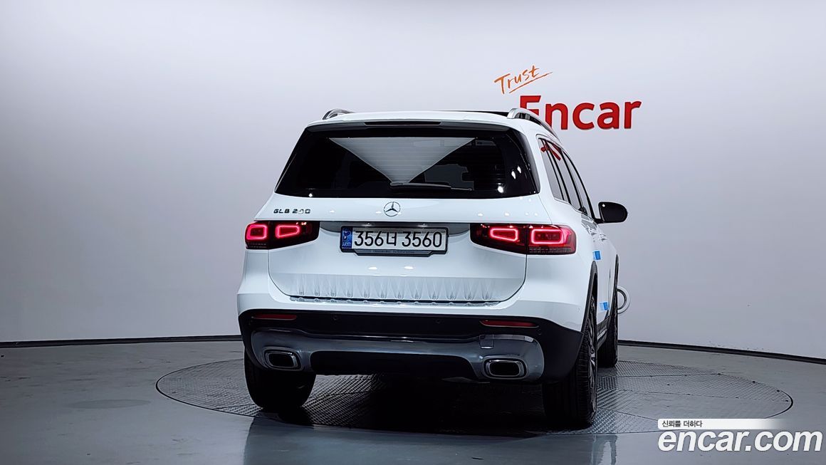 Mercedes-Benz GLB-Class 2021