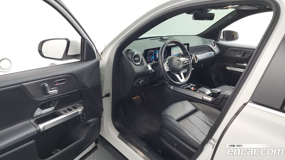 Mercedes-Benz GLB-Class 2021