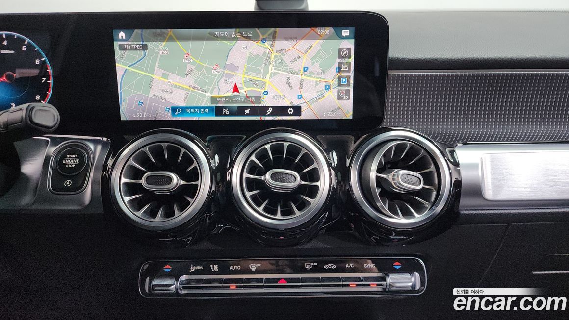 Mercedes-Benz GLB-Class 2021