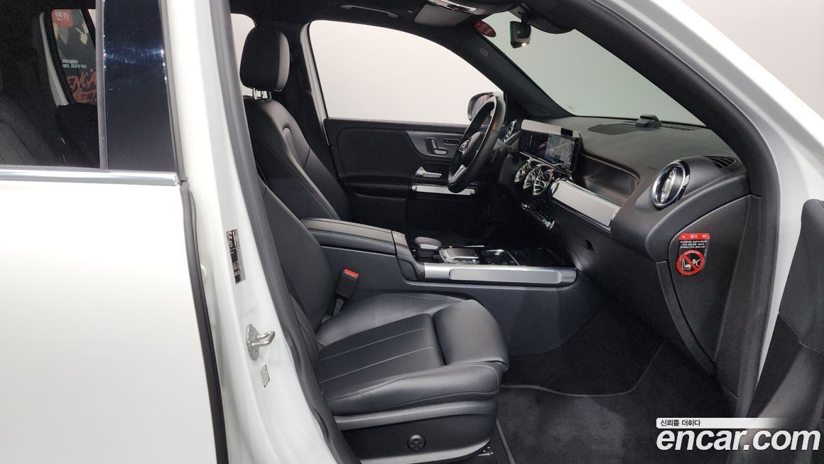 Mercedes-Benz GLB-Class 2021