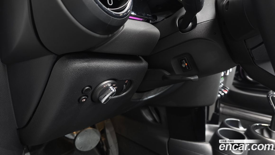 Mini Cooper Convertible 2024