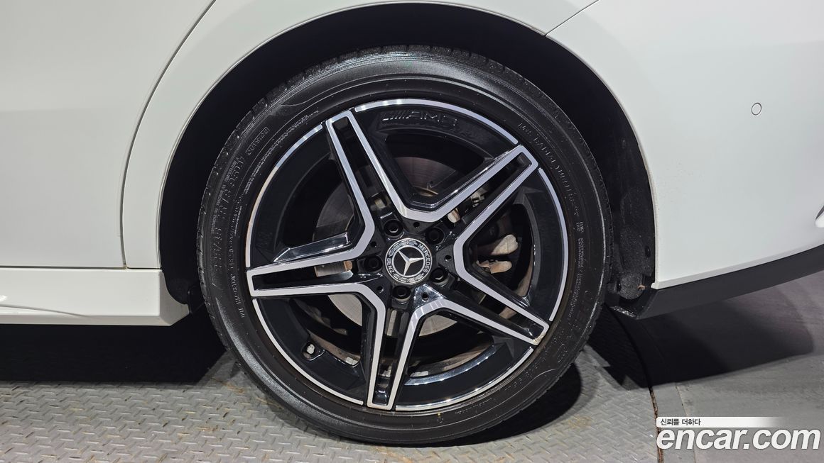 Mercedes-Benz CLA-Class 2021