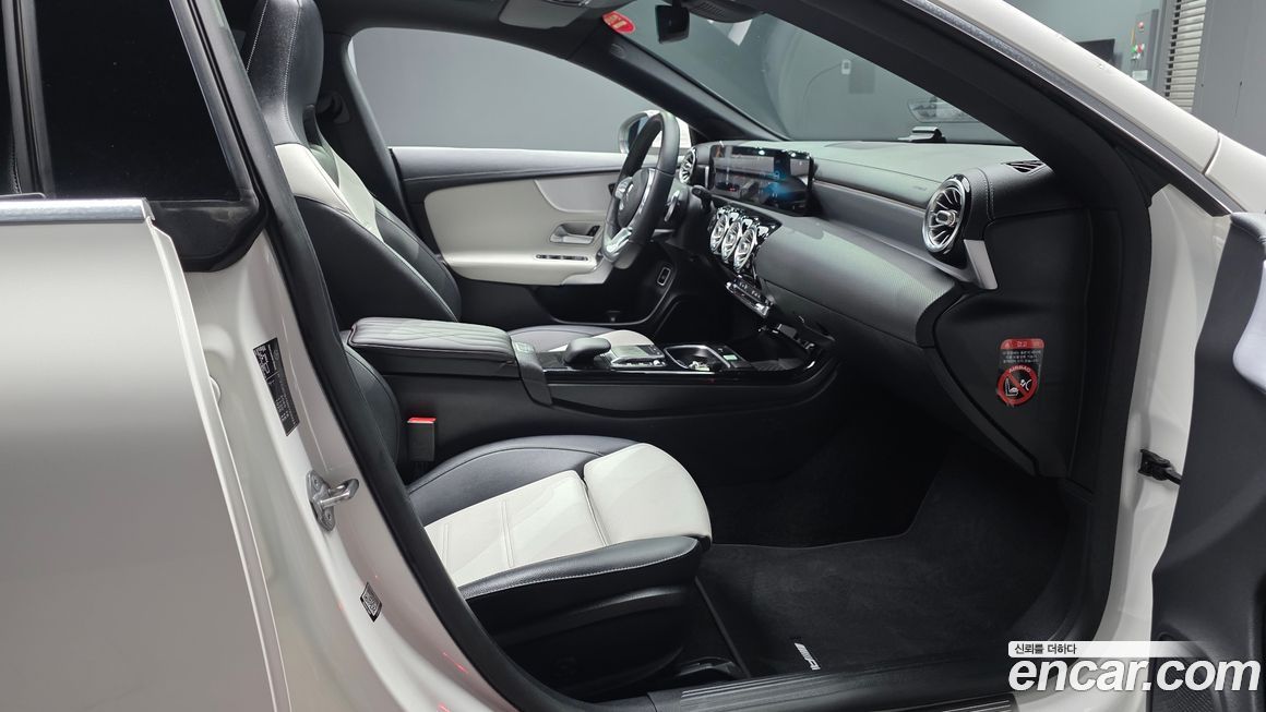 Mercedes-Benz CLA-Class 2021