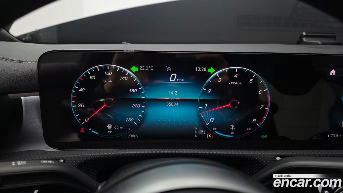 Mercedes-Benz CLA-Class 2021