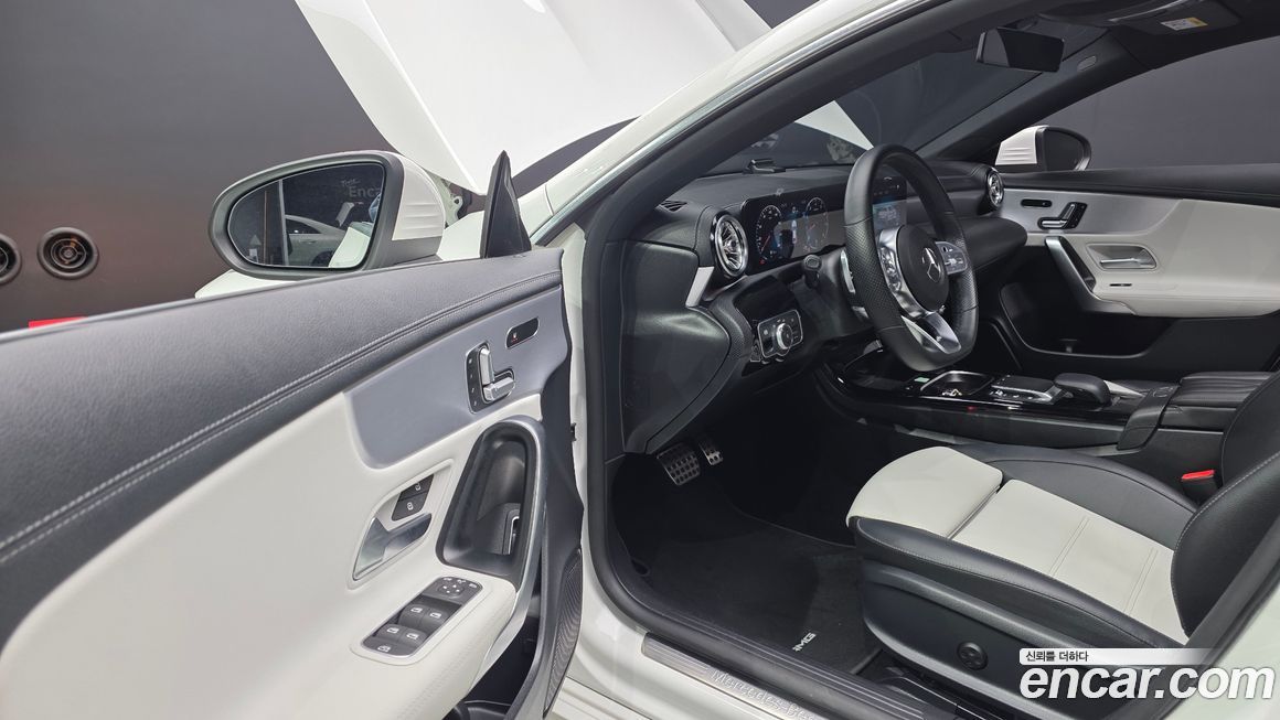 Mercedes-Benz CLA-Class 2021