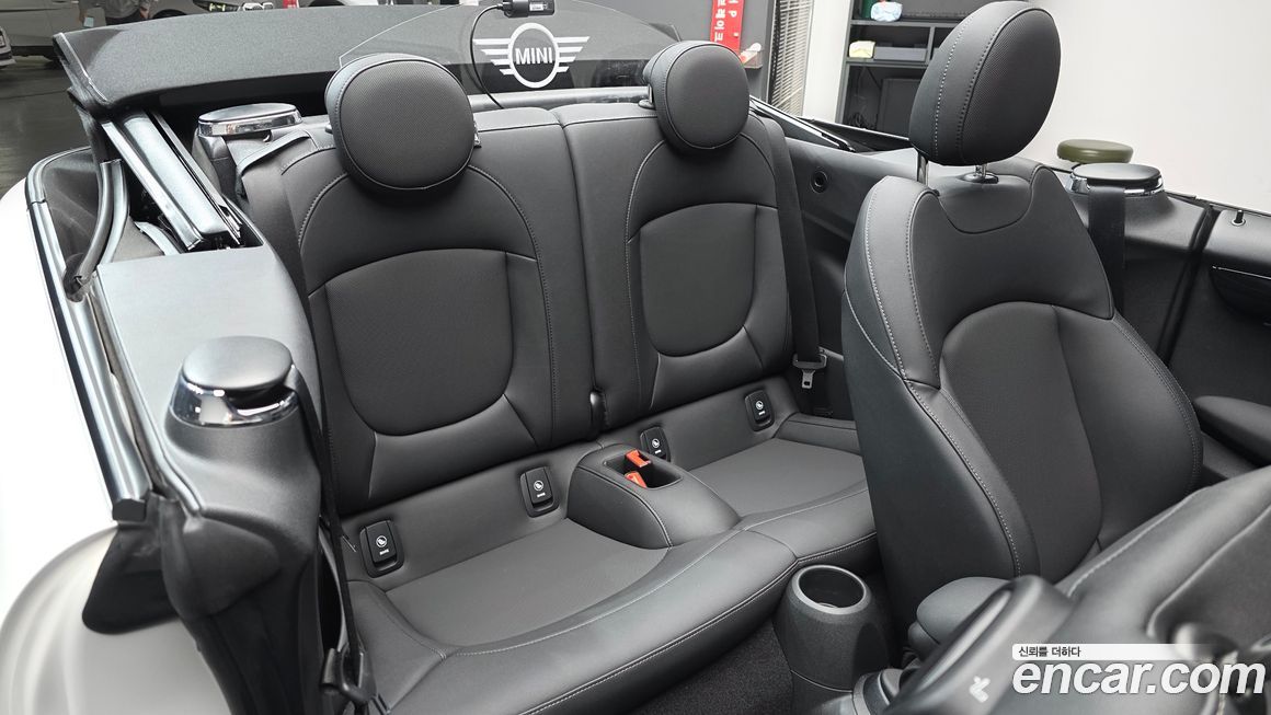 Mini Cooper Convertible 2024