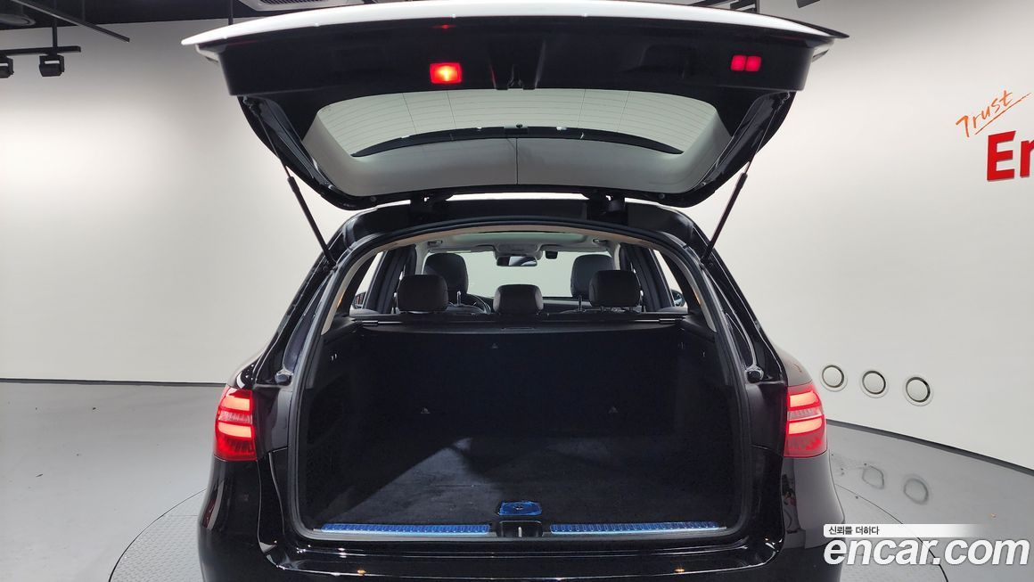 Mercedes-Benz GLC-Class 2019